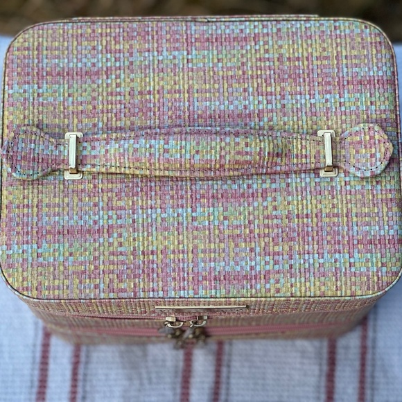 Makeup and Jewelry Organizer - Picture 3 of 9